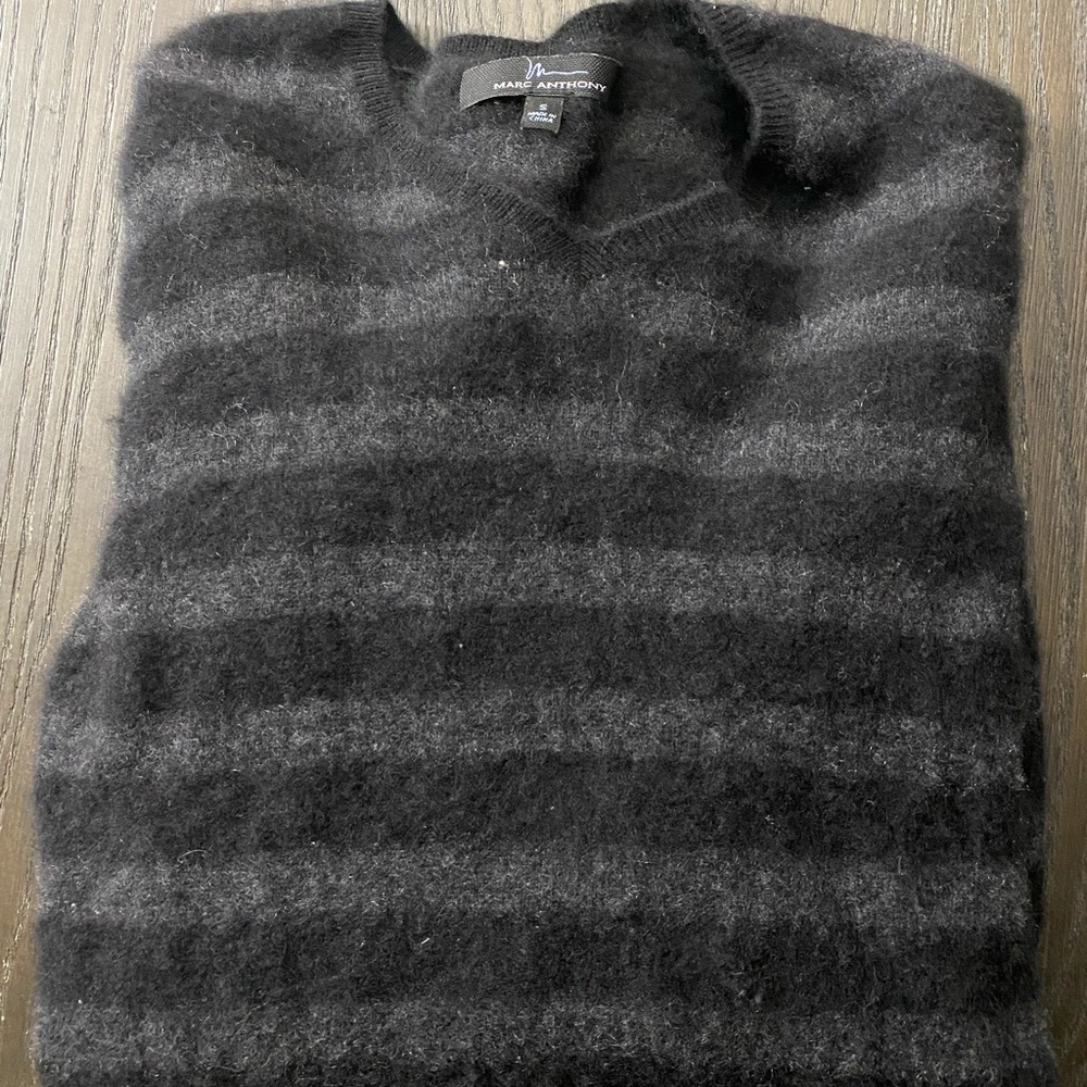 Marc anthony cashmere sweater